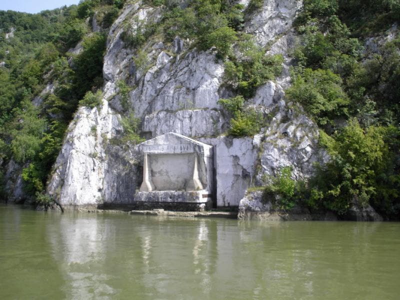 SERBİA: ALONG DANUBE - FORTRESSES- VINCA- TRAJAN-DECEBELUS-VELIKI  & MALI KAZAN-DJERDAP